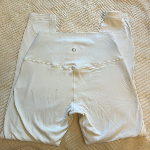 Women’s white align Lululemon leggings 25 inch - Picture 4 of 4